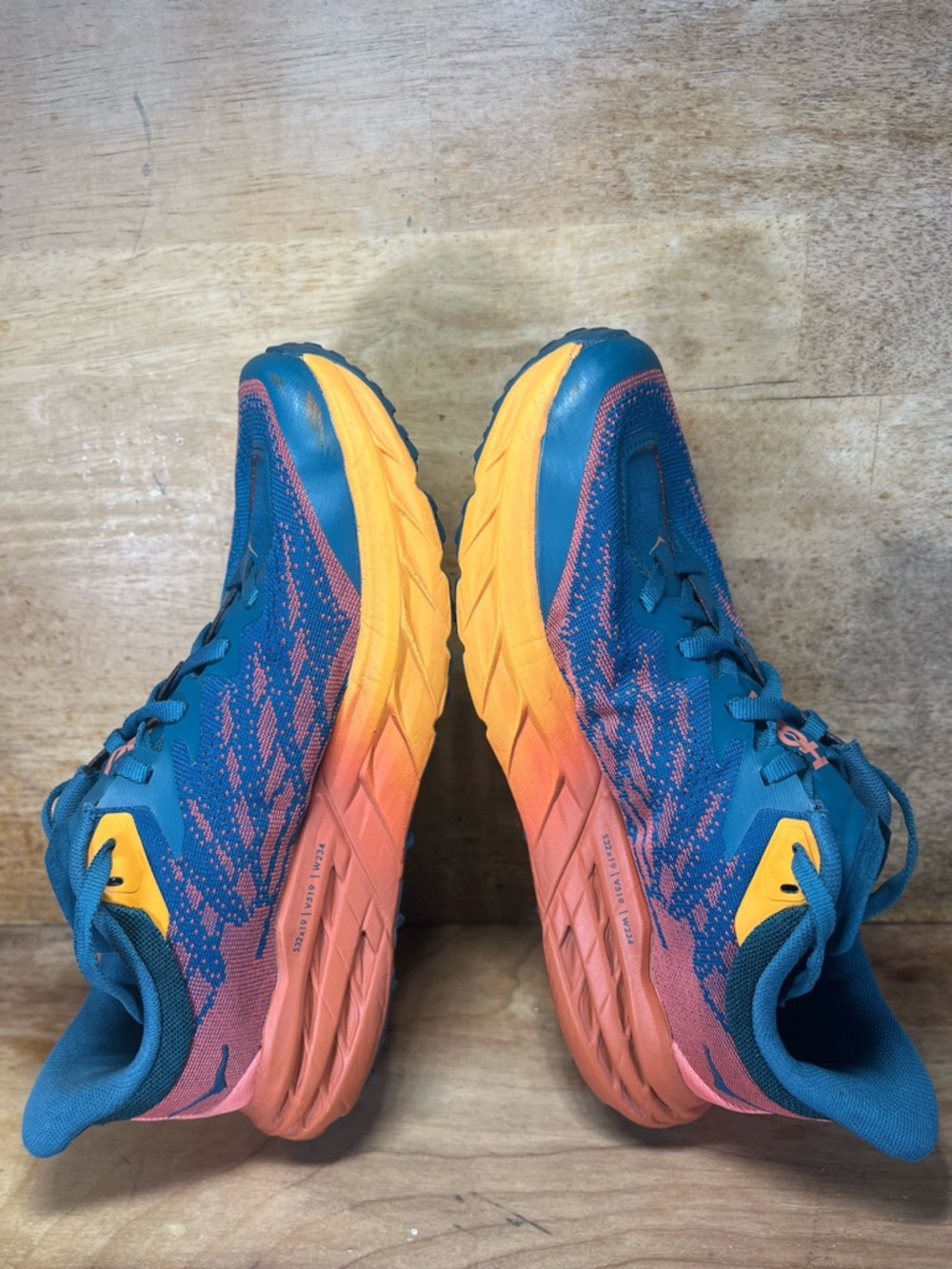 Hoka One One Speedgoat 5 Womens Size 8 Trail Running Shoes Sneakers Blue Coral - Picture 7 of 13